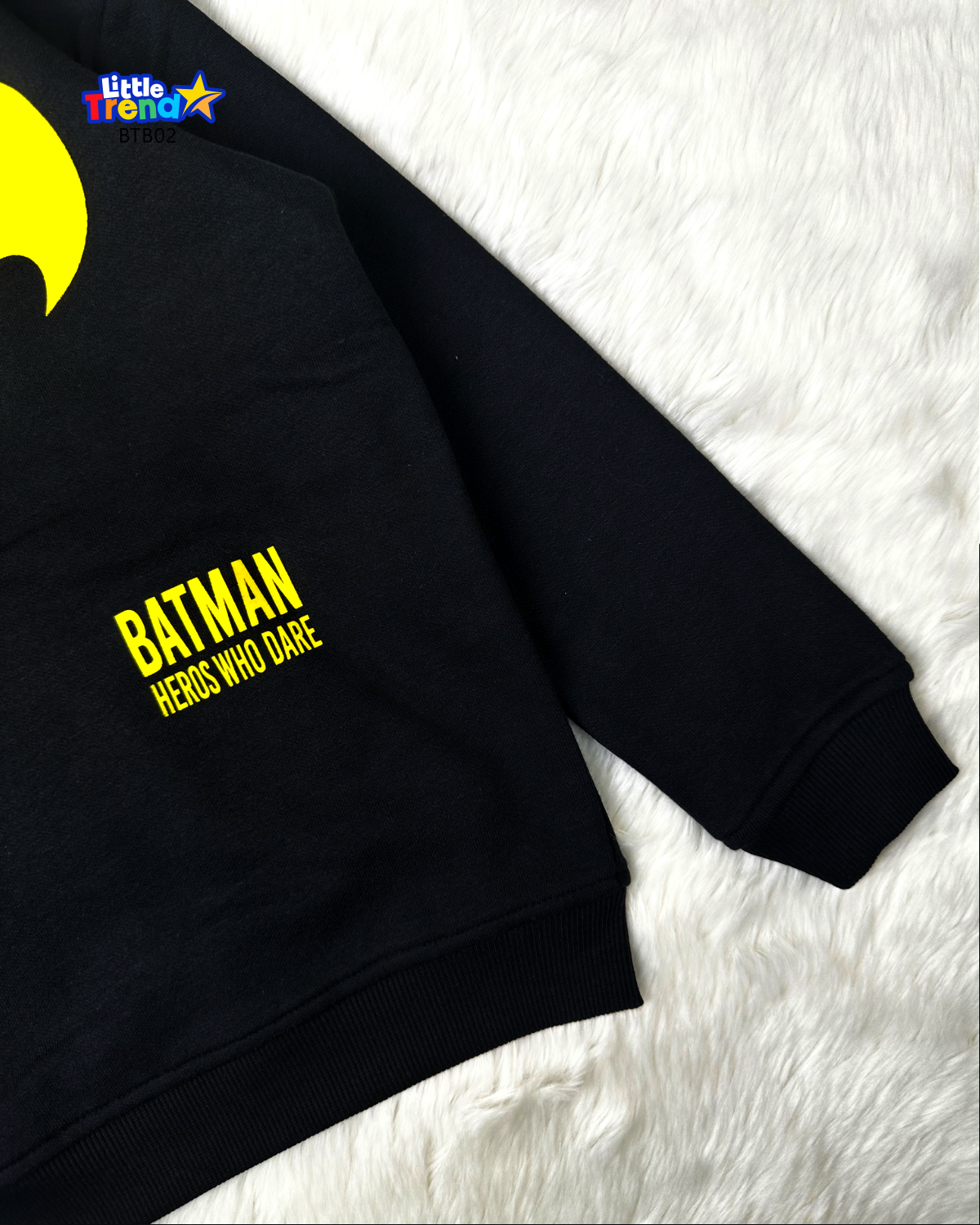 Black batman logo hoodie for boys warm winter fashion.